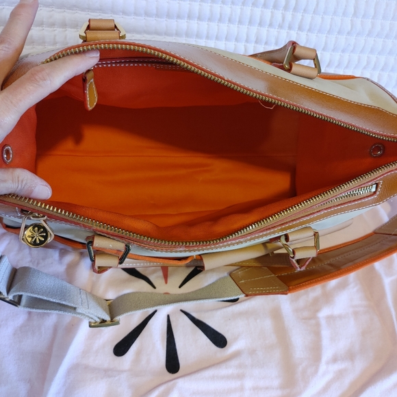 ISSACMIZRAHILIVE - Picture 4 of 8